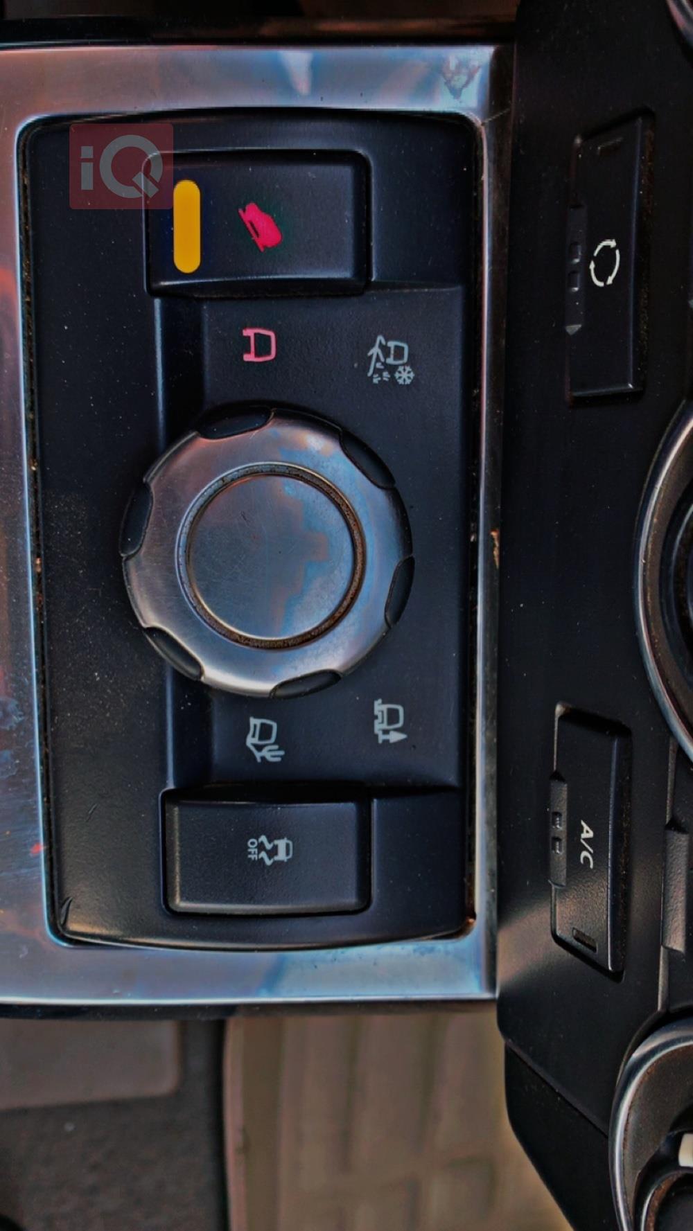 لاند روفر LR2